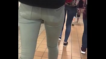Teen girl nice ass in tight pants