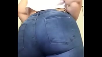 THICC SYRIAN WHORE TEASES US WITH HER FAT ASS