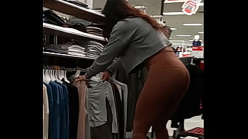 Big booty in leggings